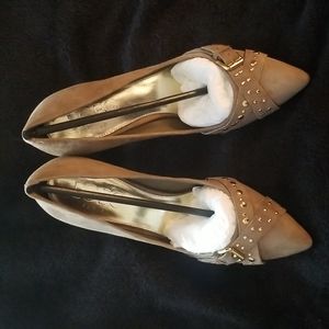 BCBG Generation Women's Shoes Size 7.5 Stiletto Heels Suede Pumps Gold Buckle